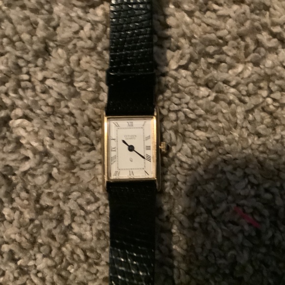 A watch - Picture 4 of 4